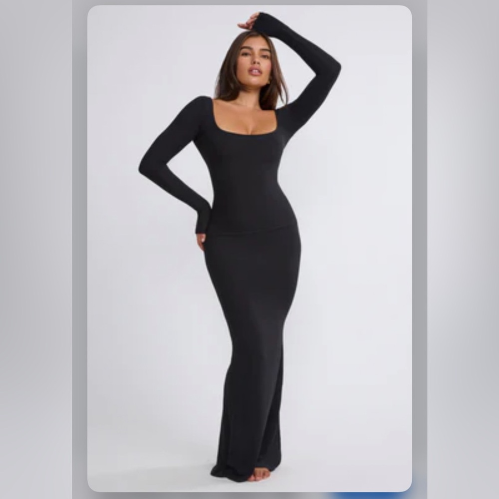 Black Ribbed Maxi Dress - Size Large - Picture 2 of 5